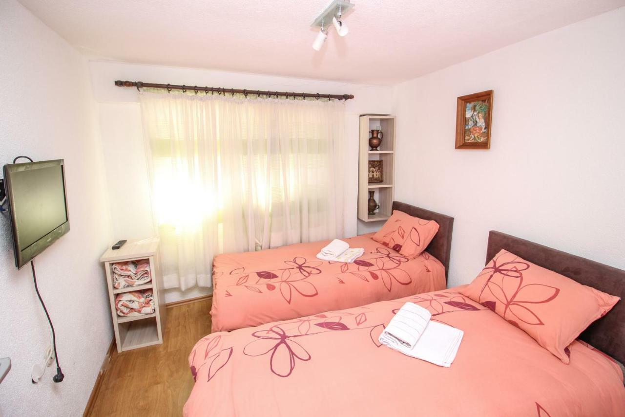 Apartmani Mishe Vevčani Buitenkant foto