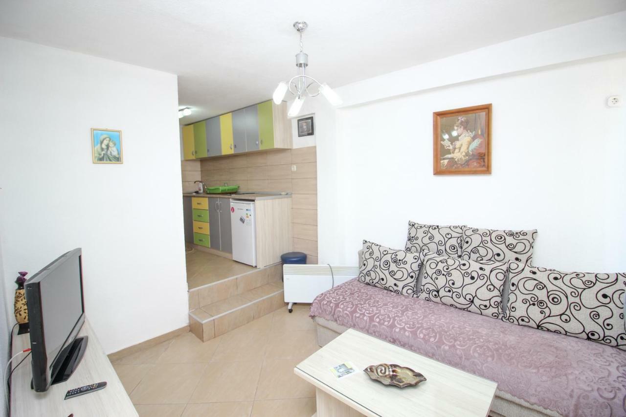 Apartmani Mishe Vevčani Buitenkant foto